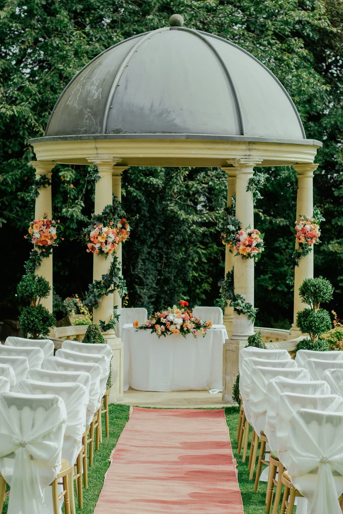 Luxury event décor and draping